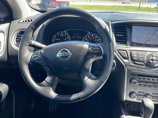 2020 Nissan Pathfinder SL photo 11