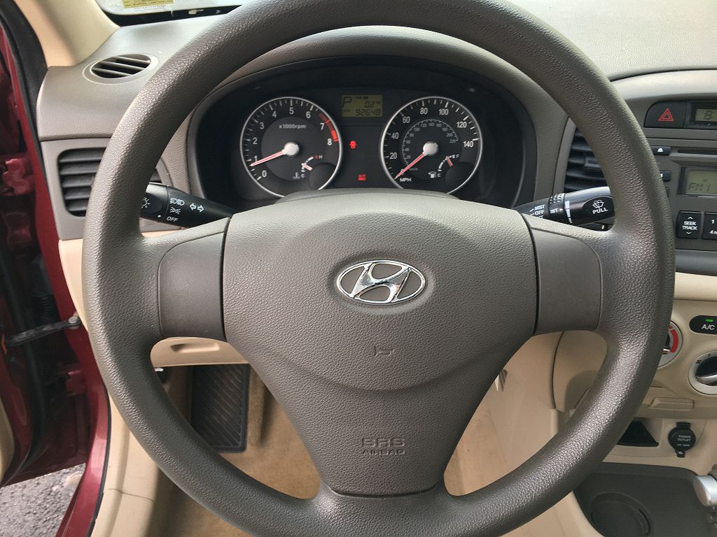 2007 Hyundai Accent GLS image 6