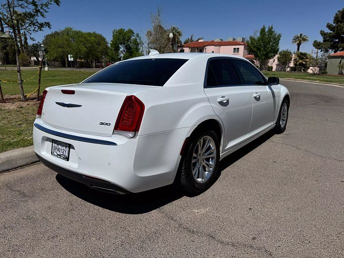 2019 Chrysler 300