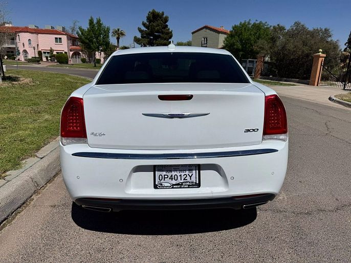 2019 Chrysler 300