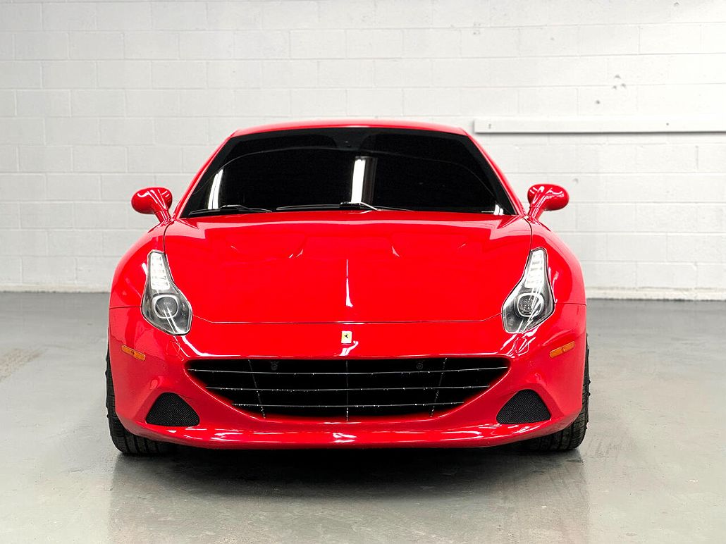 2016 Ferrari California T image 2