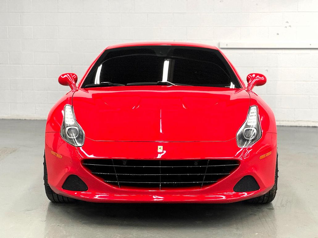 2016 Ferrari California T image 3