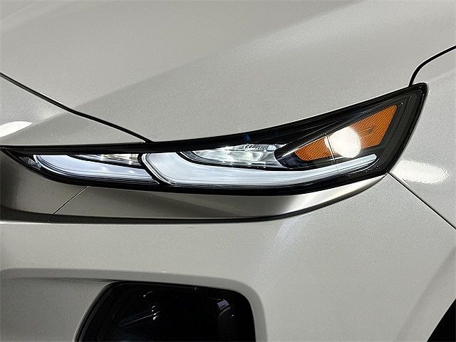 2020 Hyundai Santa Fe SE image 1