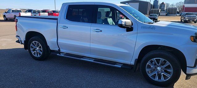 2019 Chevrolet Silverado 1500 High Country image 2