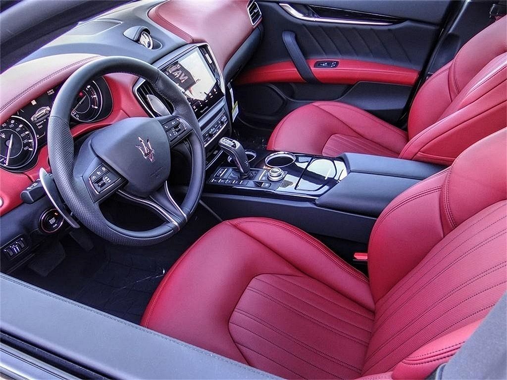 2023 Maserati Ghibli Modena image 3