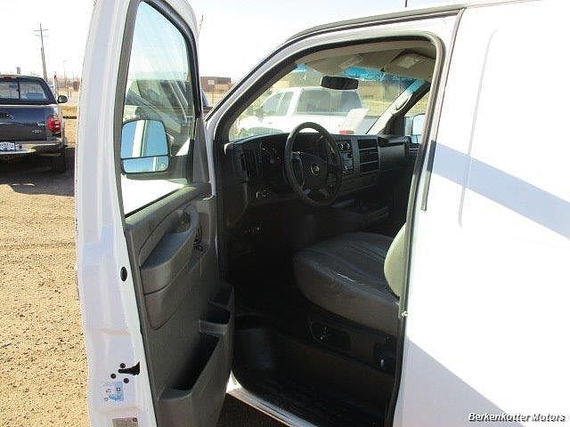 2014 Chevrolet Express 1500 image 11