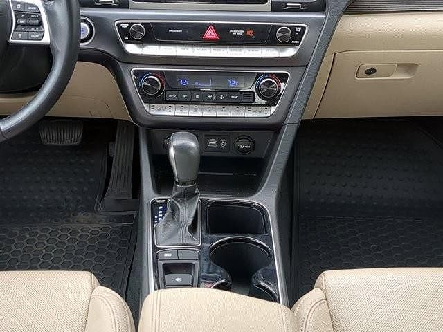 2019 Hyundai Sonata SEL image 17