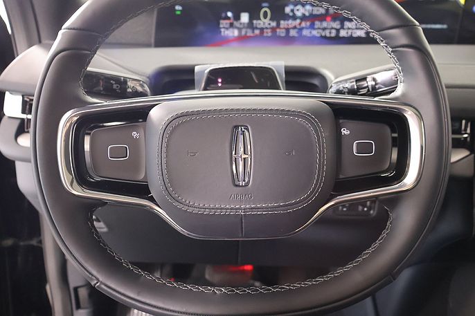 2027 Lincoln Navigator