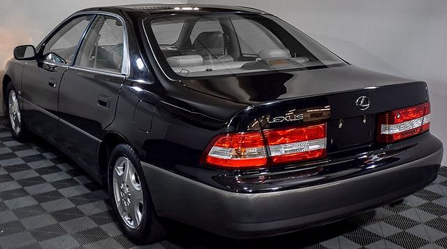 2000 Lexus ES 300 image 5