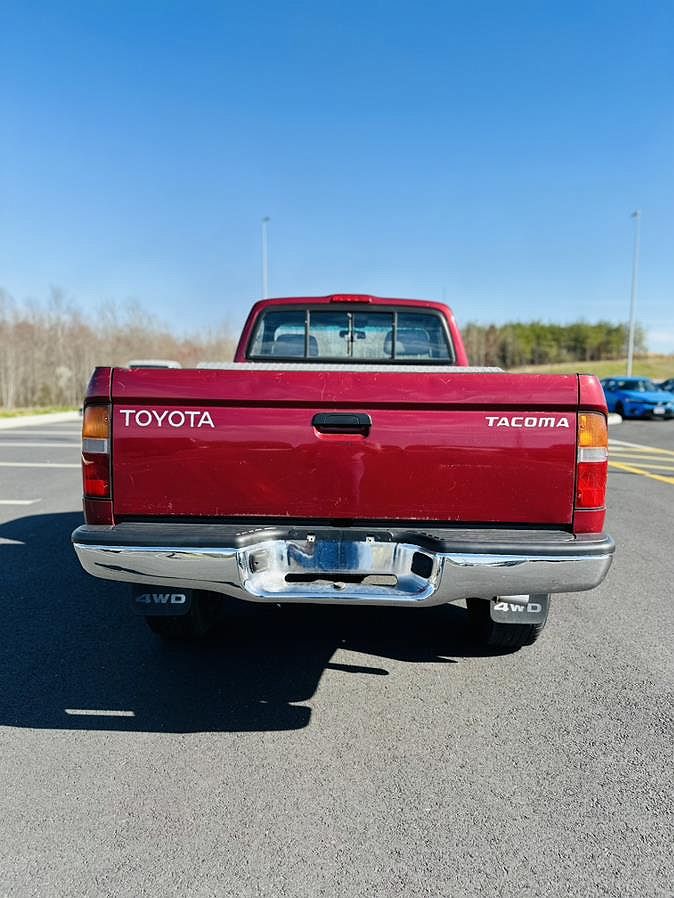 2000 Toyota Tacoma null image 3