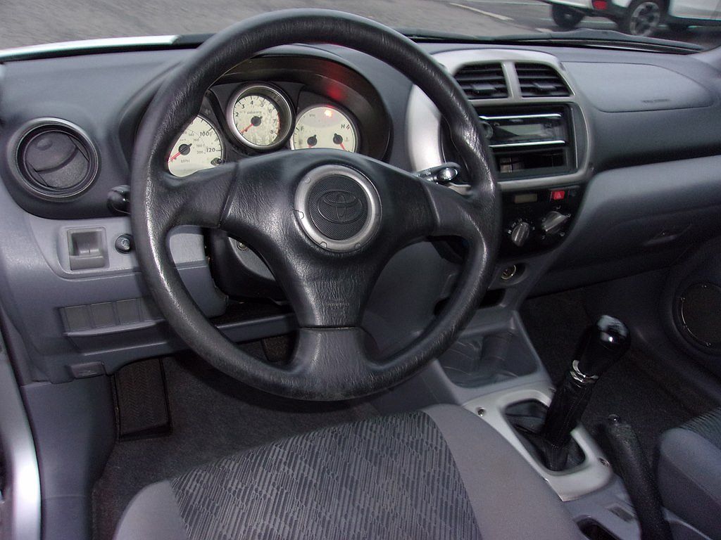 2001 Toyota RAV4 Base image 8