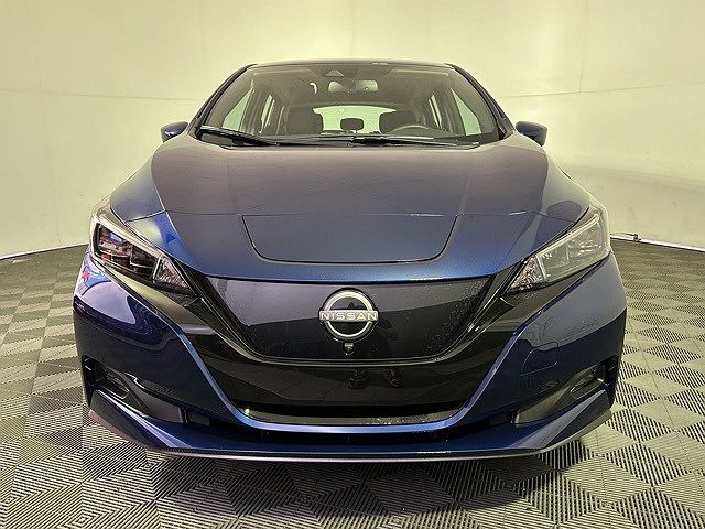 2024 Nissan Leaf SV image 2