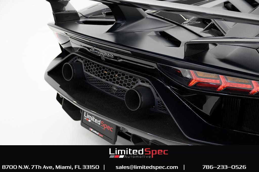 2020 Lamborghini Aventador SVJ image 34