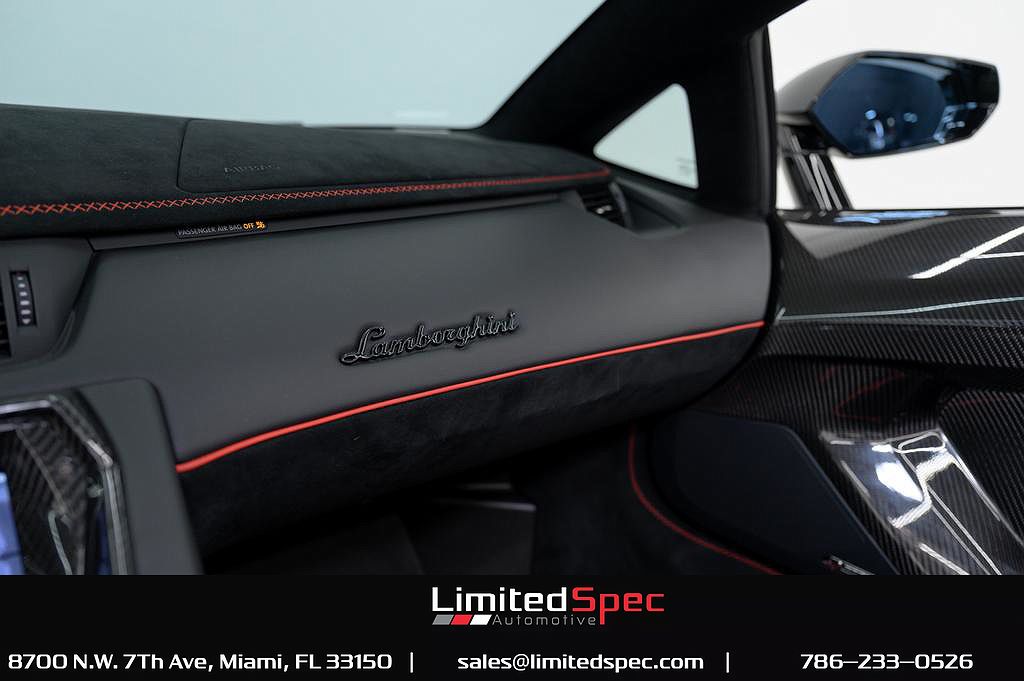 2020 Lamborghini Aventador SVJ image 41