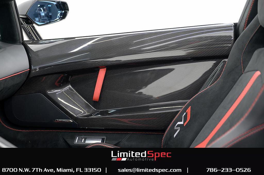 2020 Lamborghini Aventador SVJ image 60