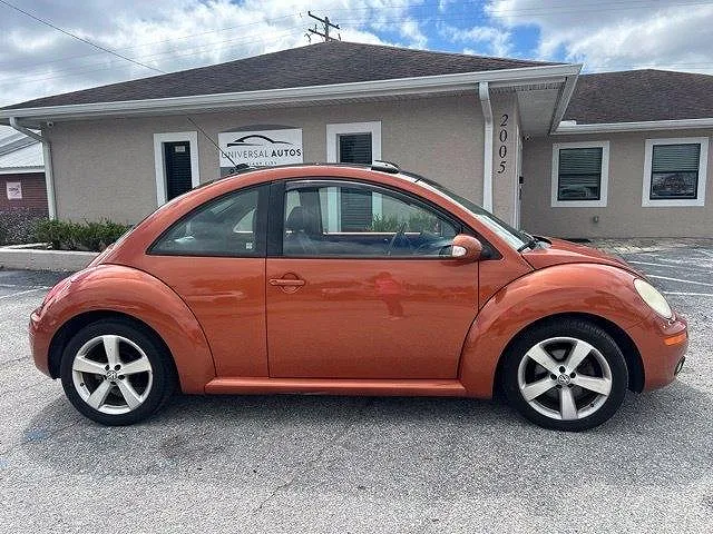 2010 Volkswagen New Beetle