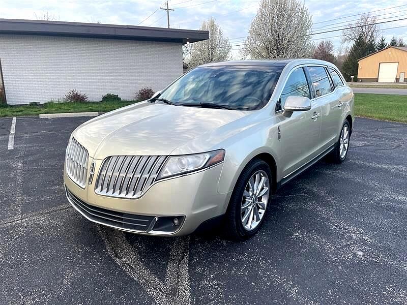 2011 Lincoln MKT null image 0
