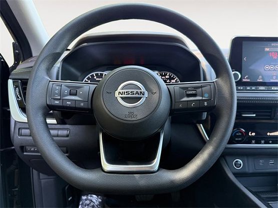 2021 Nissan Rogue SV photo 11