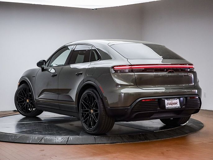 2025 Porsche Macan