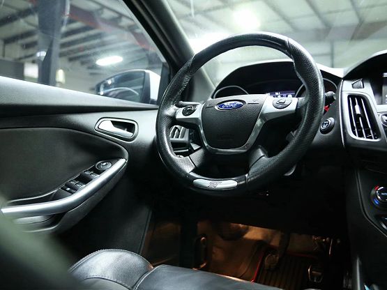 2014 Ford Focus ST photo 27