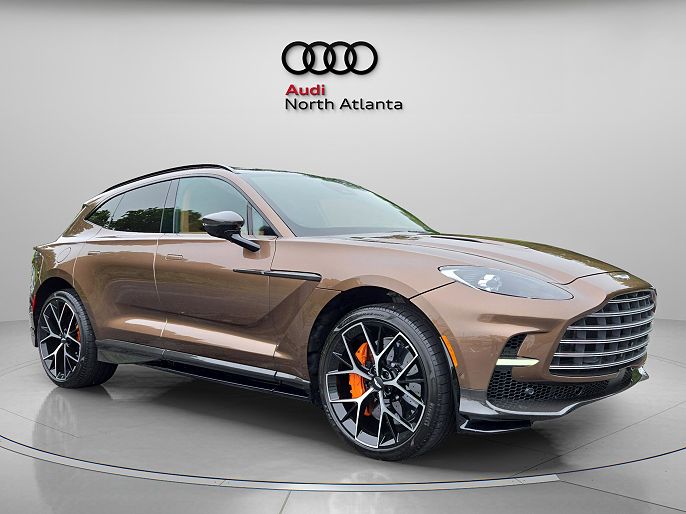 2025 Aston Martin DBX