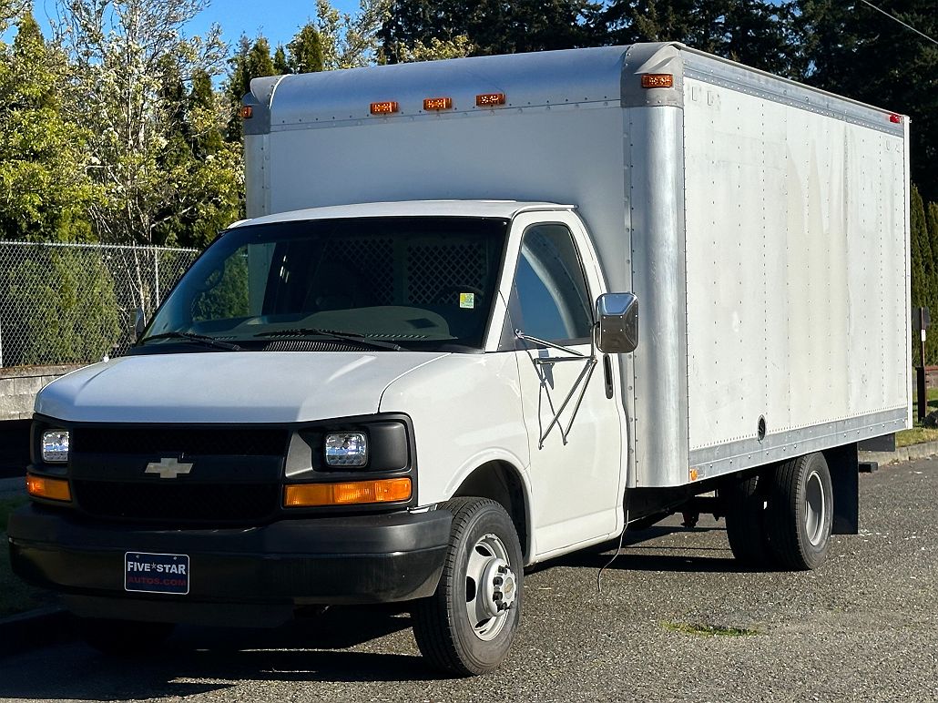 2005 Chevrolet Express 3500 image 0