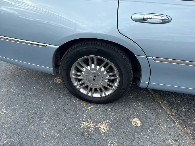 2008 Lincoln Town Car