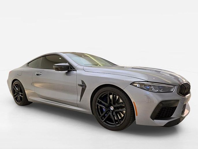 2023 BMW M8
