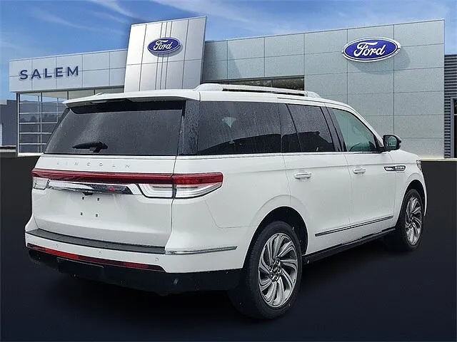 2022 Lincoln Navigator