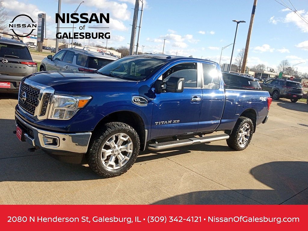2017 Nissan Titan SV photo 3