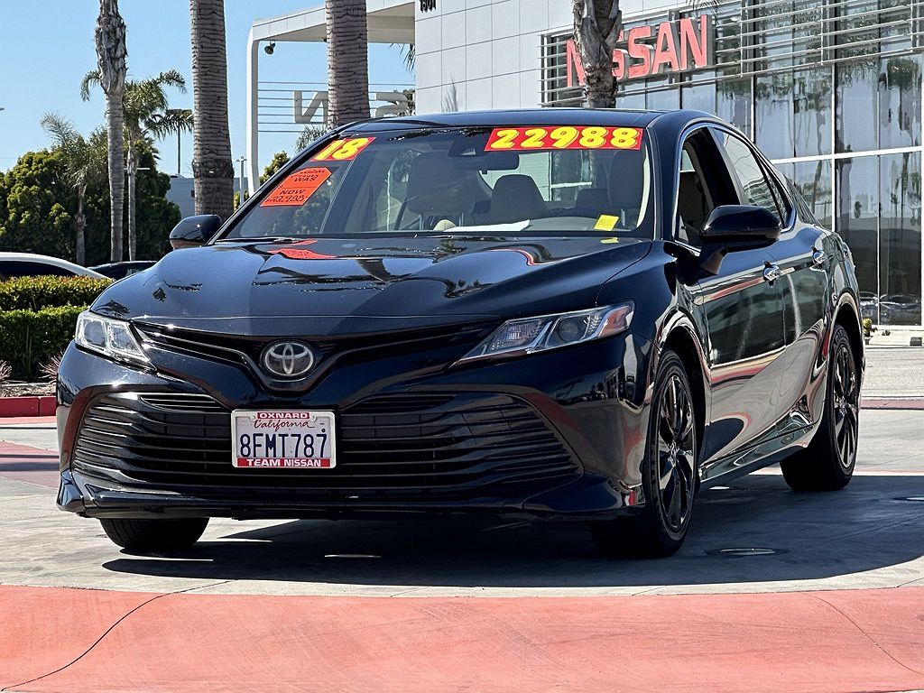 2018 Toyota Camry LE image 1