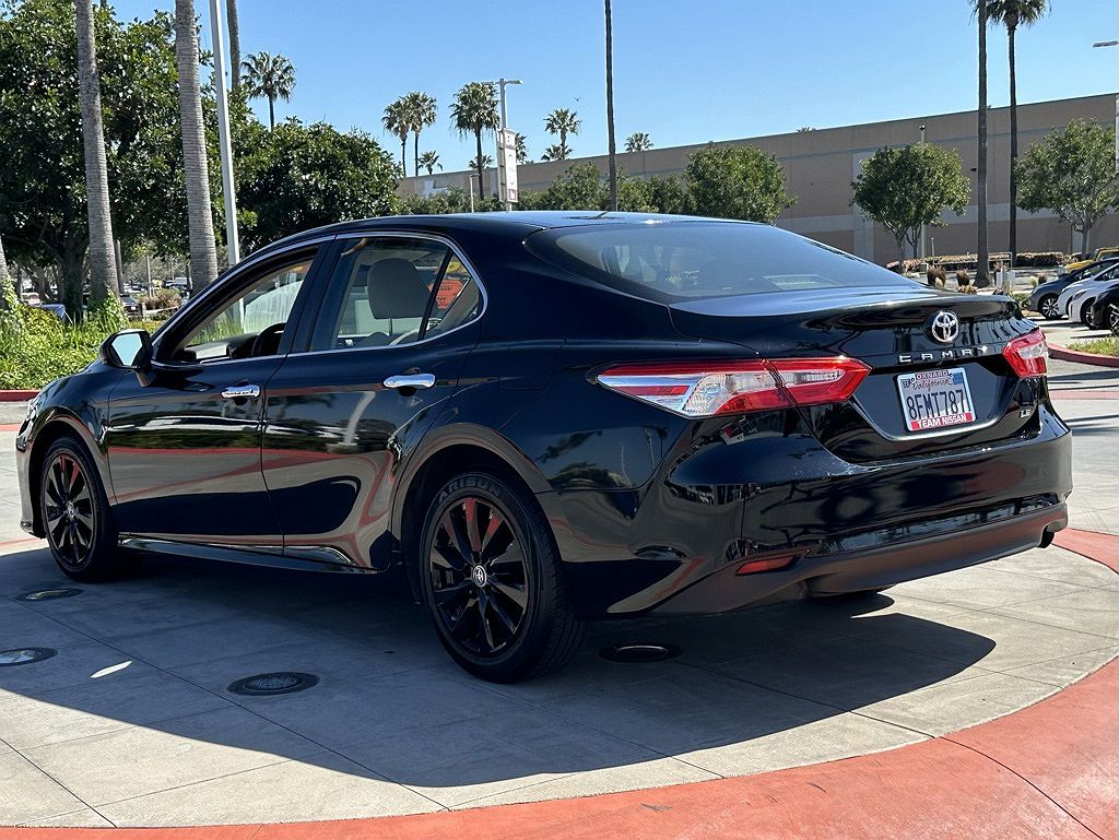 2018 Toyota Camry LE image 3