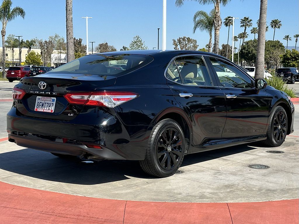 2018 Toyota Camry LE image 5