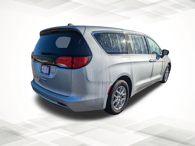 2022 Chrysler Voyager