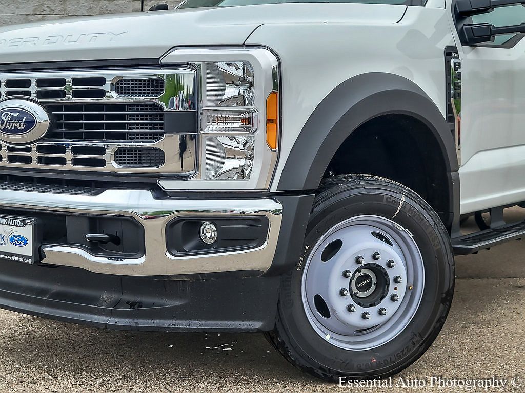 2023 Ford F-450 XL image 2