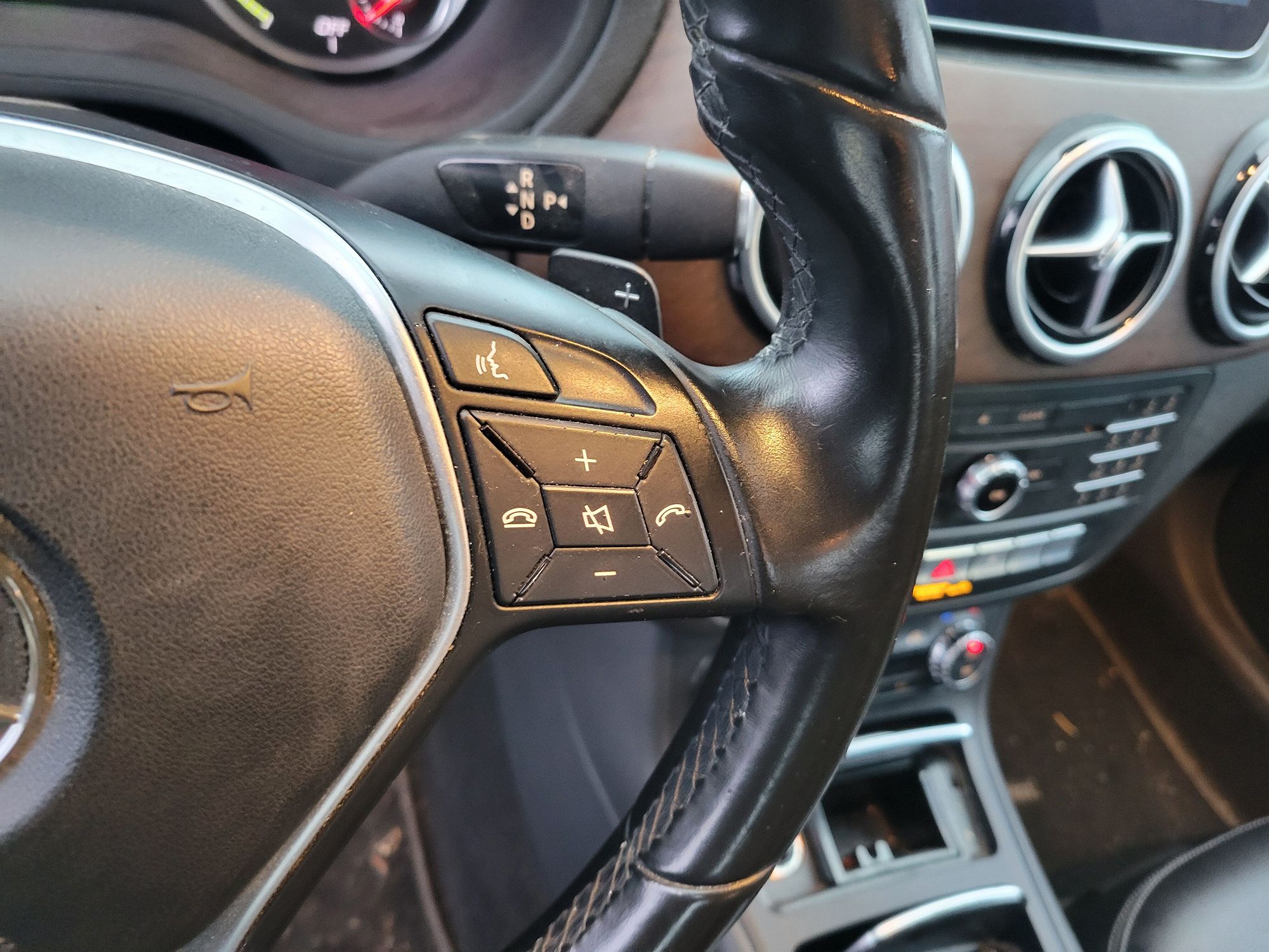 2015 Mercedes-Benz B-Class Electric Drive image 23