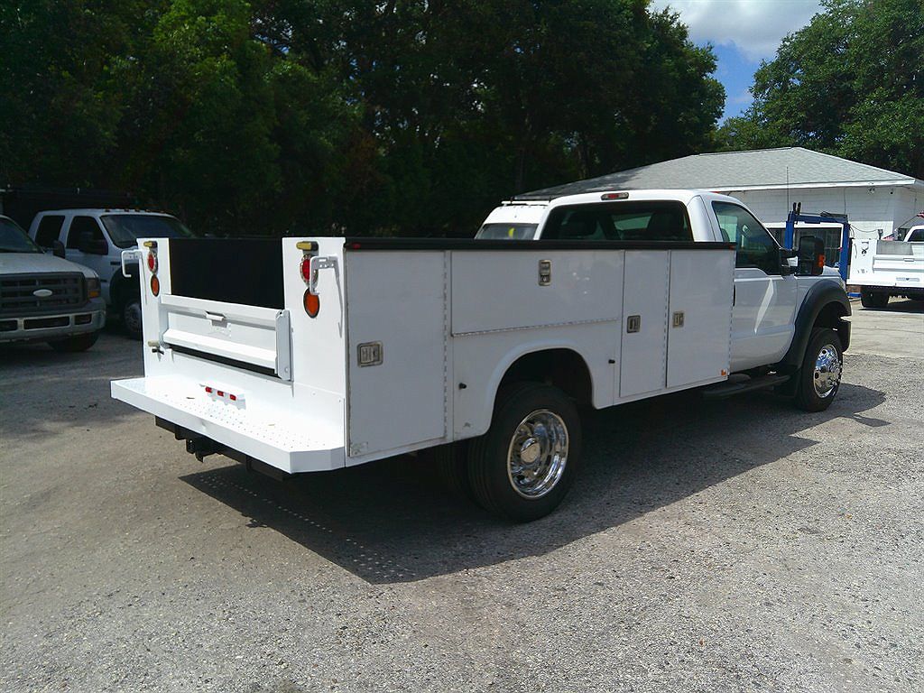 2012 Ford F-550 XL image 3
