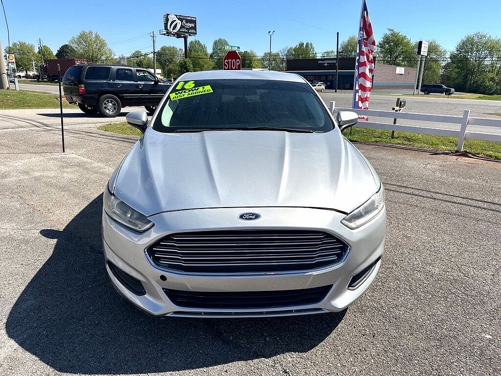 2016 Ford Fusion S image 1