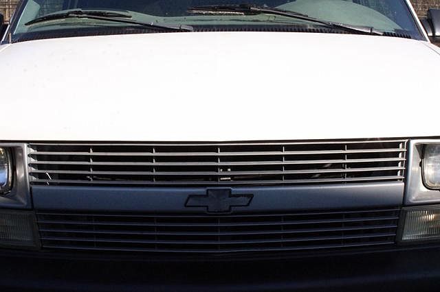 2005 Chevrolet Astro null image 45