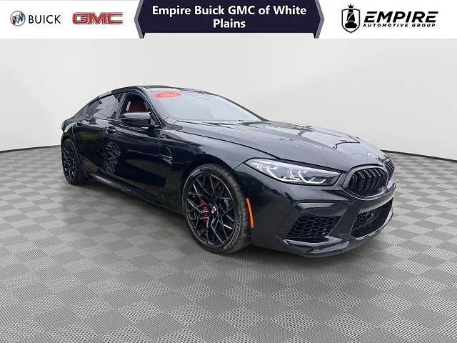 2022 BMW M8