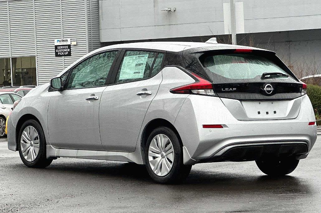 2023 Nissan Leaf S image 5