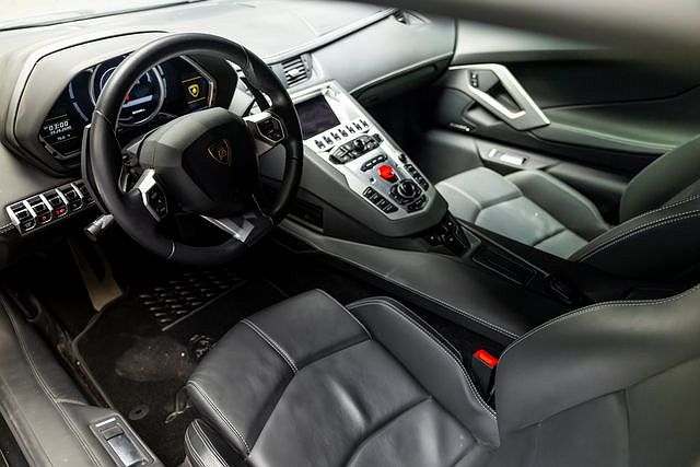 2014 Lamborghini Aventador LP700 image 17