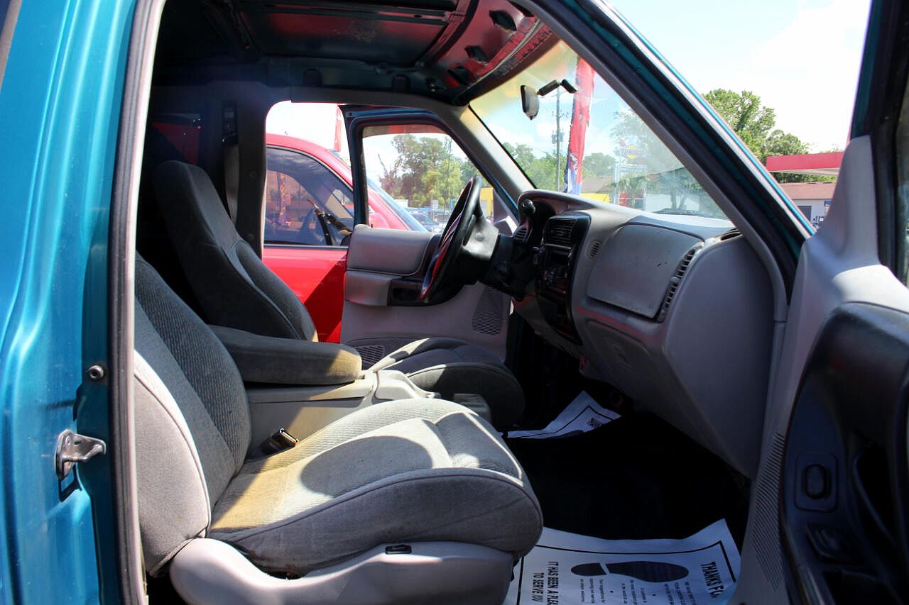 1997 Ford Ranger XL image 8