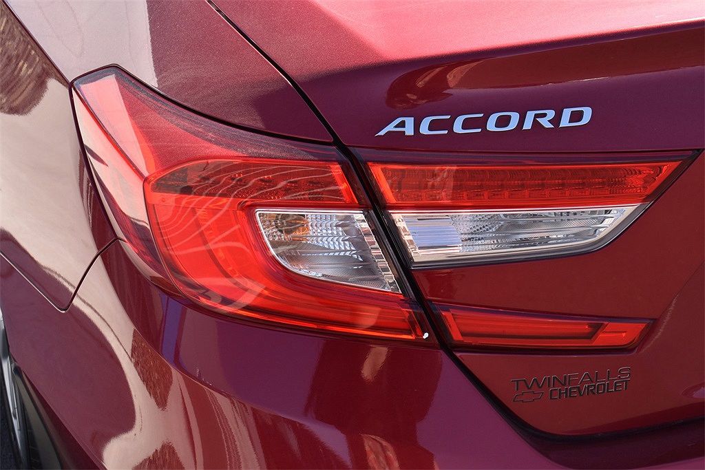 2018 Honda Accord LX image 37