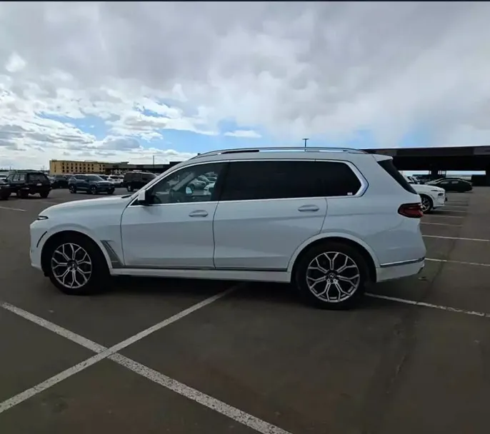 2024 BMW X7
