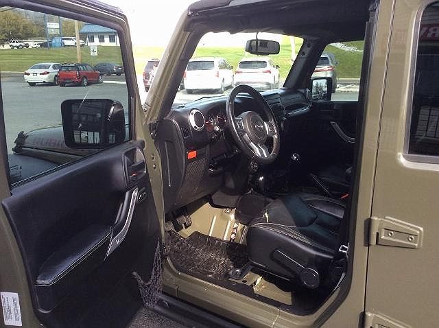 2015 Jeep Wrangler Rubicon image 8