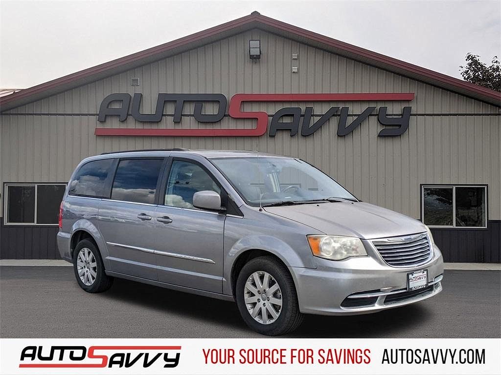 2016 Chrysler Town & Country Touring image 0