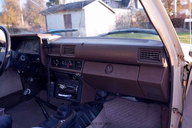 1984 Toyota Pickup SR5 image 33