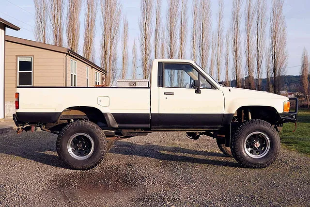 1984 Toyota Pickup SR5 image 8
