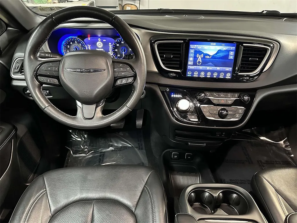 2020 Chrysler Pacifica Launch Edition image 1